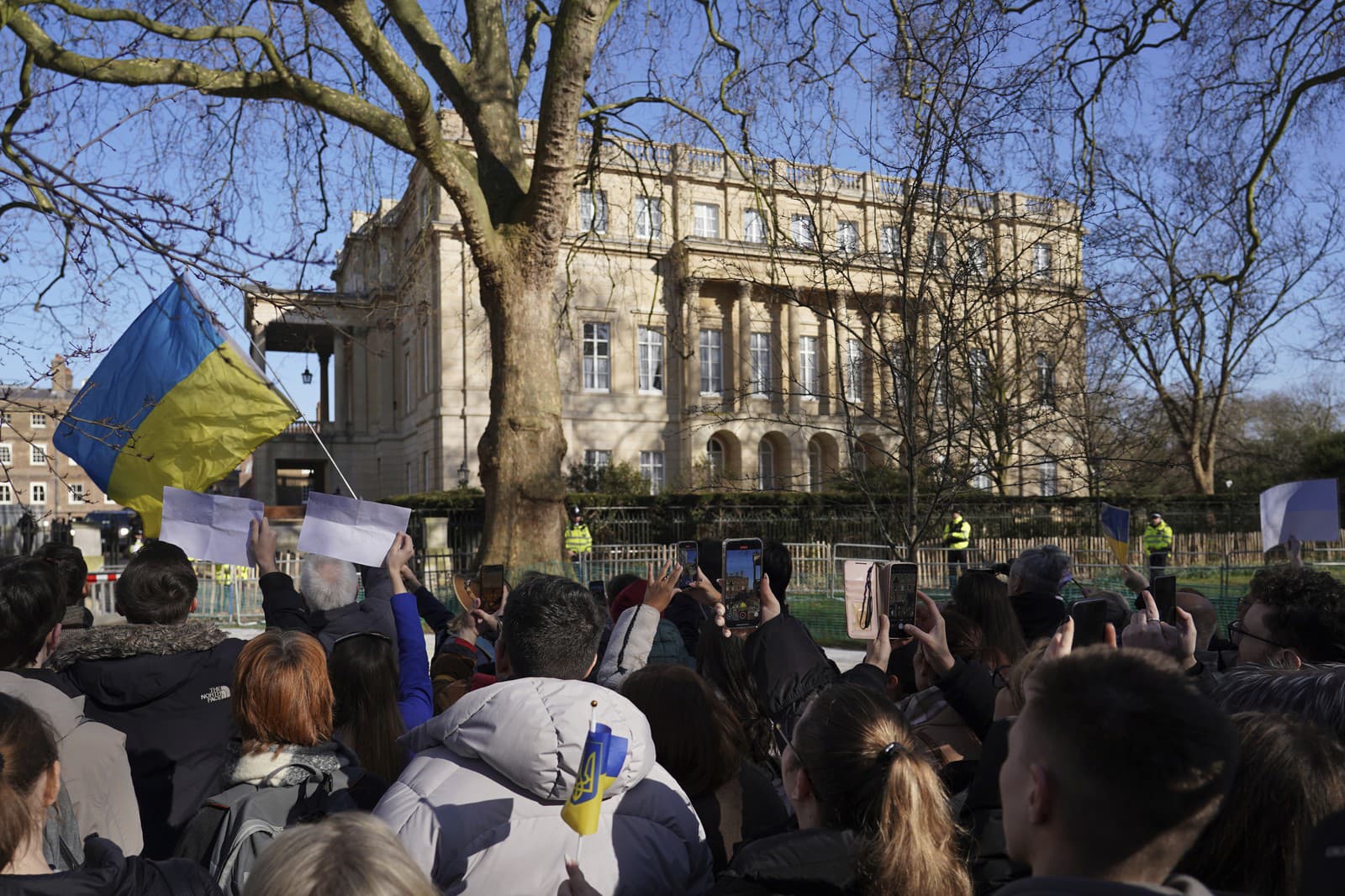 MIMORIADNY ONLINE Francúzsko a