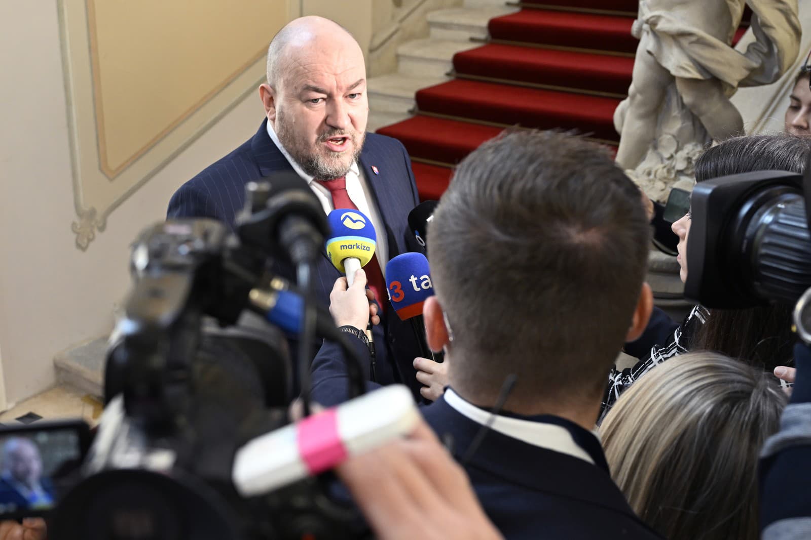 Koaličná kríza na vrchole: