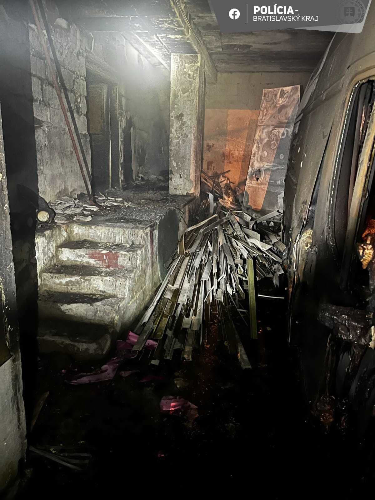 Nočný požiar v Petržalke!