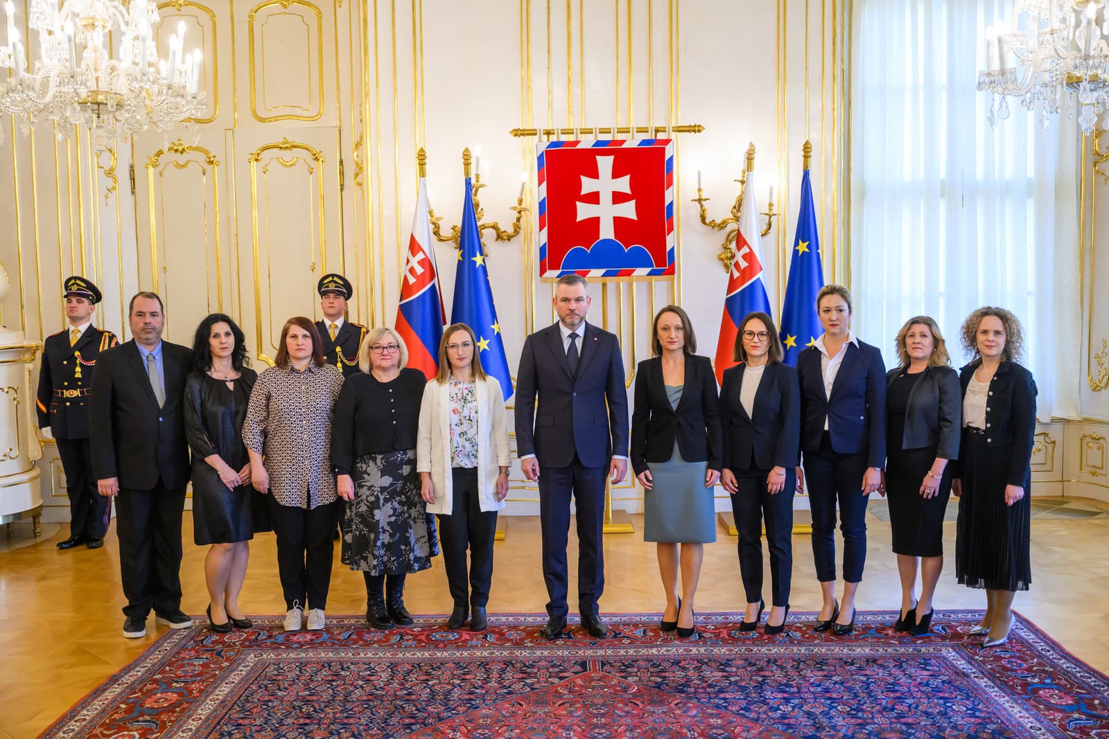 Prezident Peter Pellegrini počas prijatia rodín a priateľov obetí pandémie COVID-19 v Prezidentskom paláci.