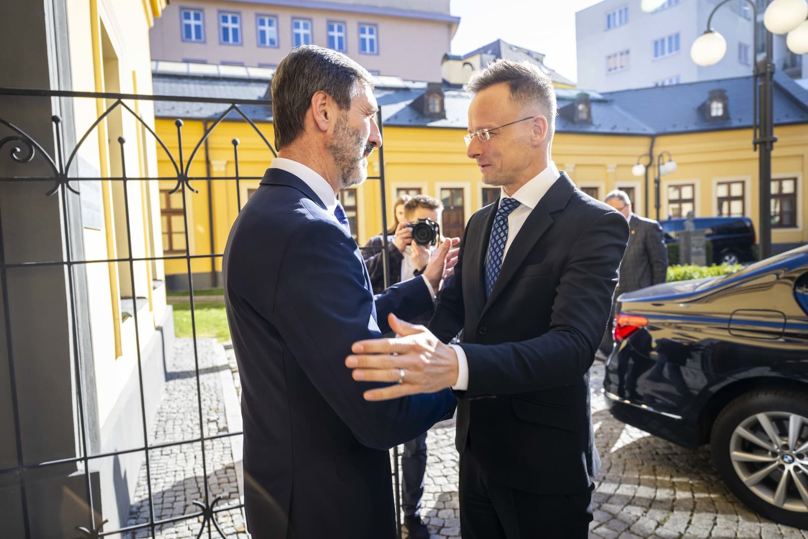 Maďarský minister zahraničného obchodu a zahraničných vecí Péter Szijjártó a minister zahraničných vecí a európskych záležitostí SR Juraj Blanár
