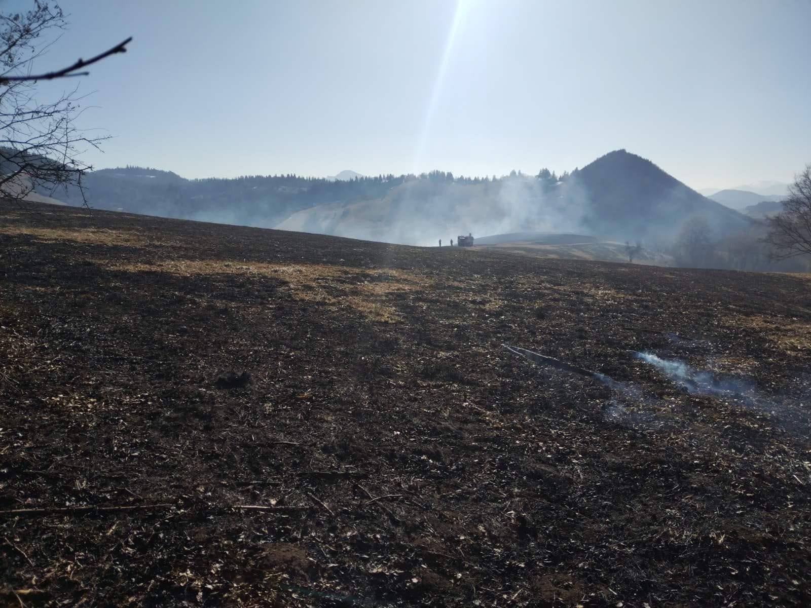 Horela tráva v obci