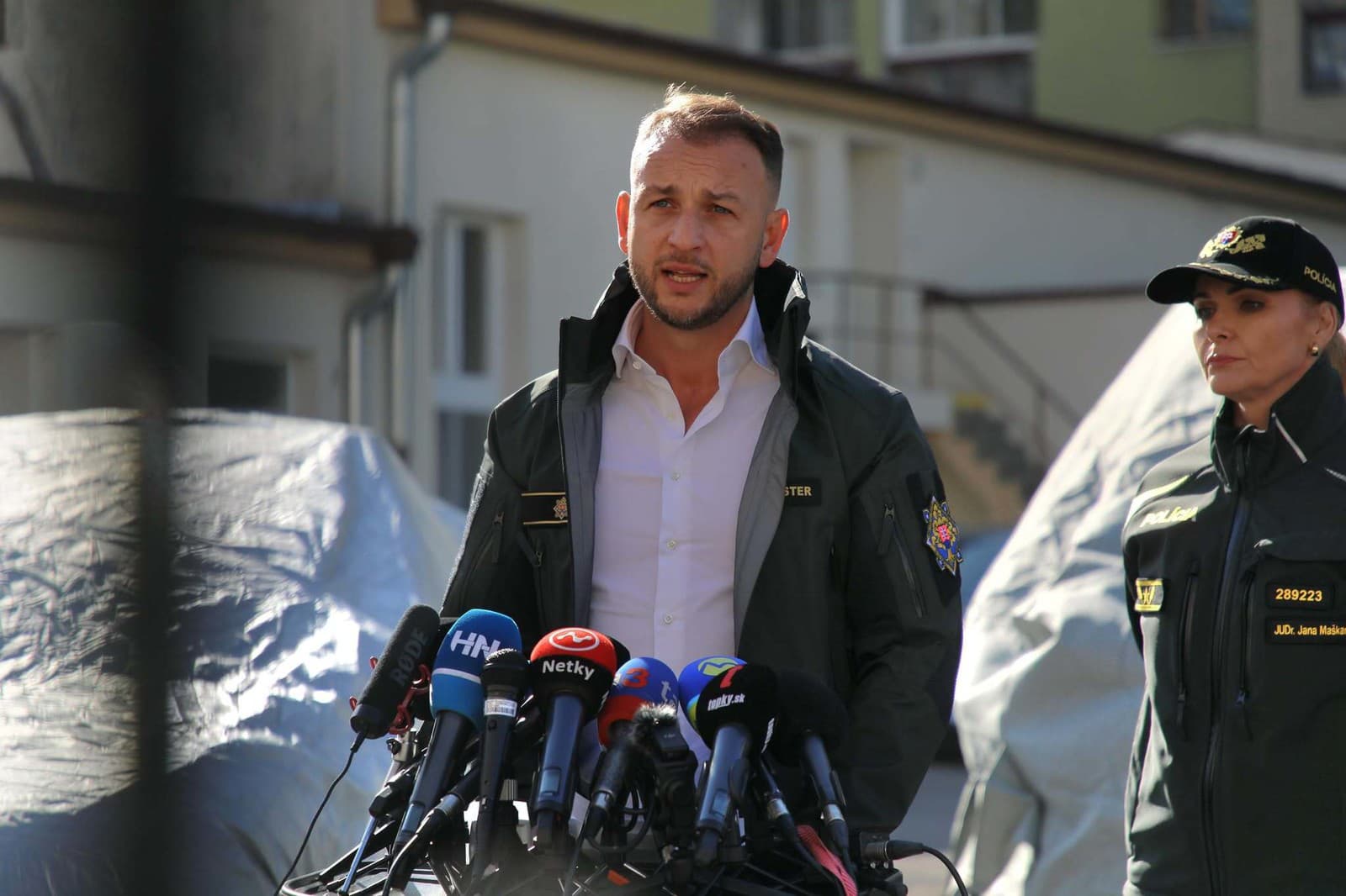 Slávnostné odhalenie, Šutaj Eštok