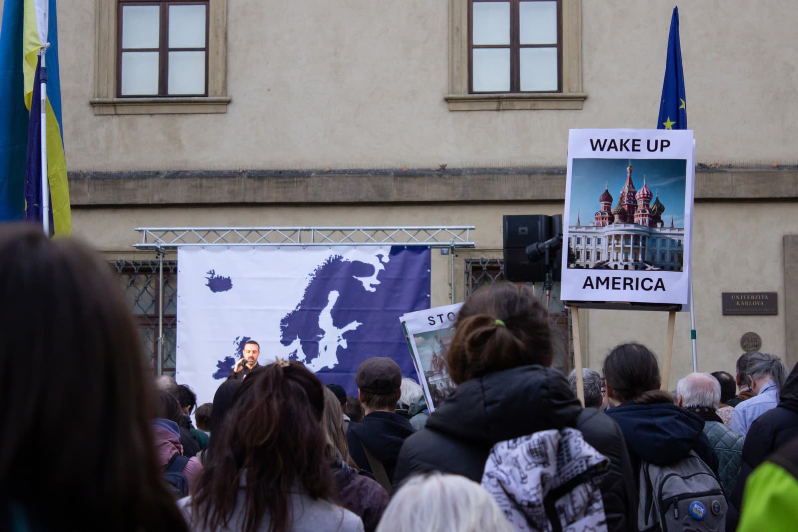 V Prahe ľudia protestovali