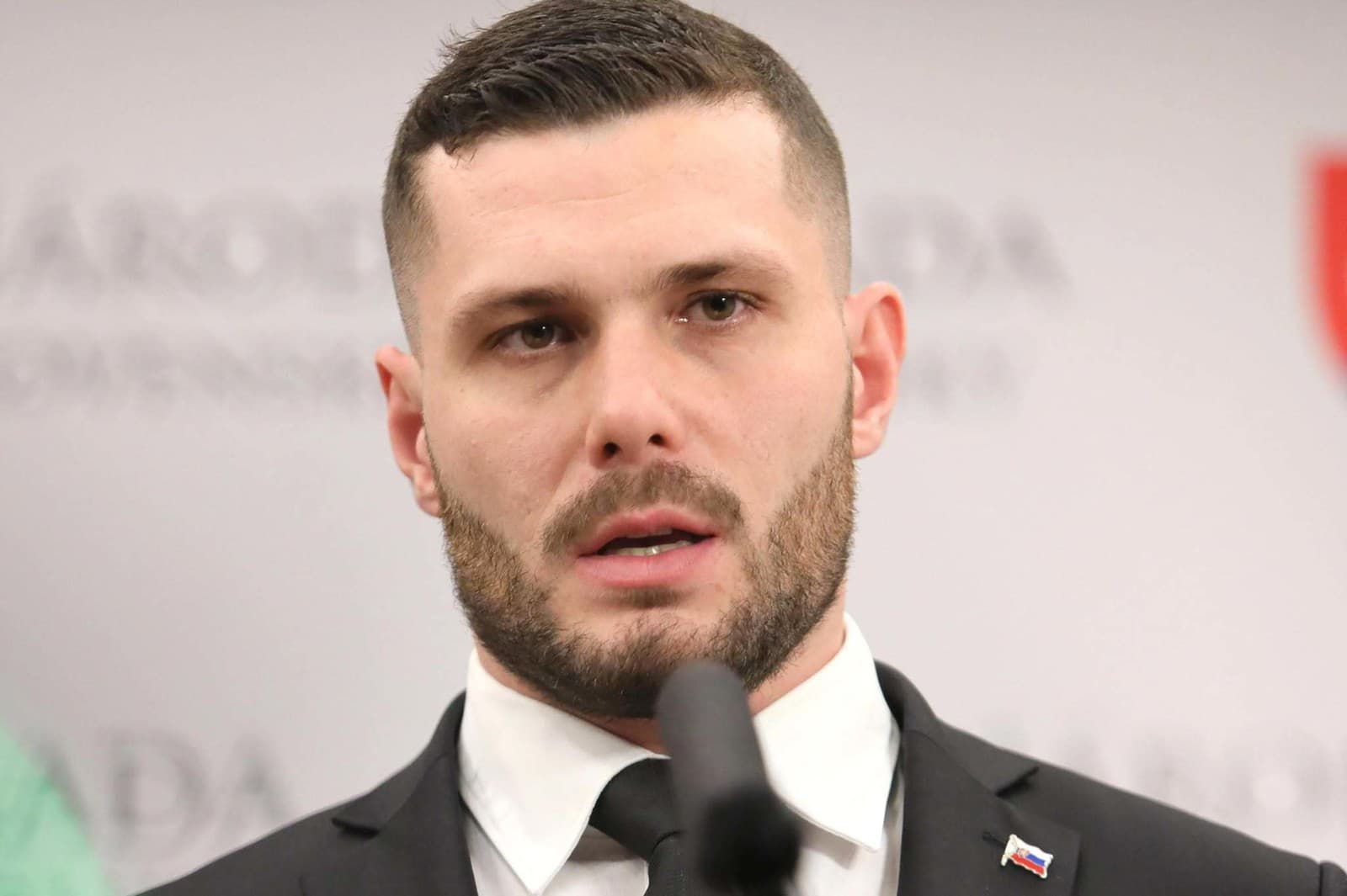 Poslanci pokračovali v rokovaní