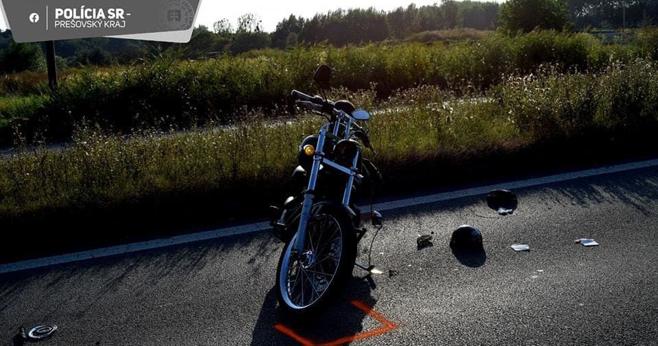 Motocyklista havaroval pri vyhýbaní