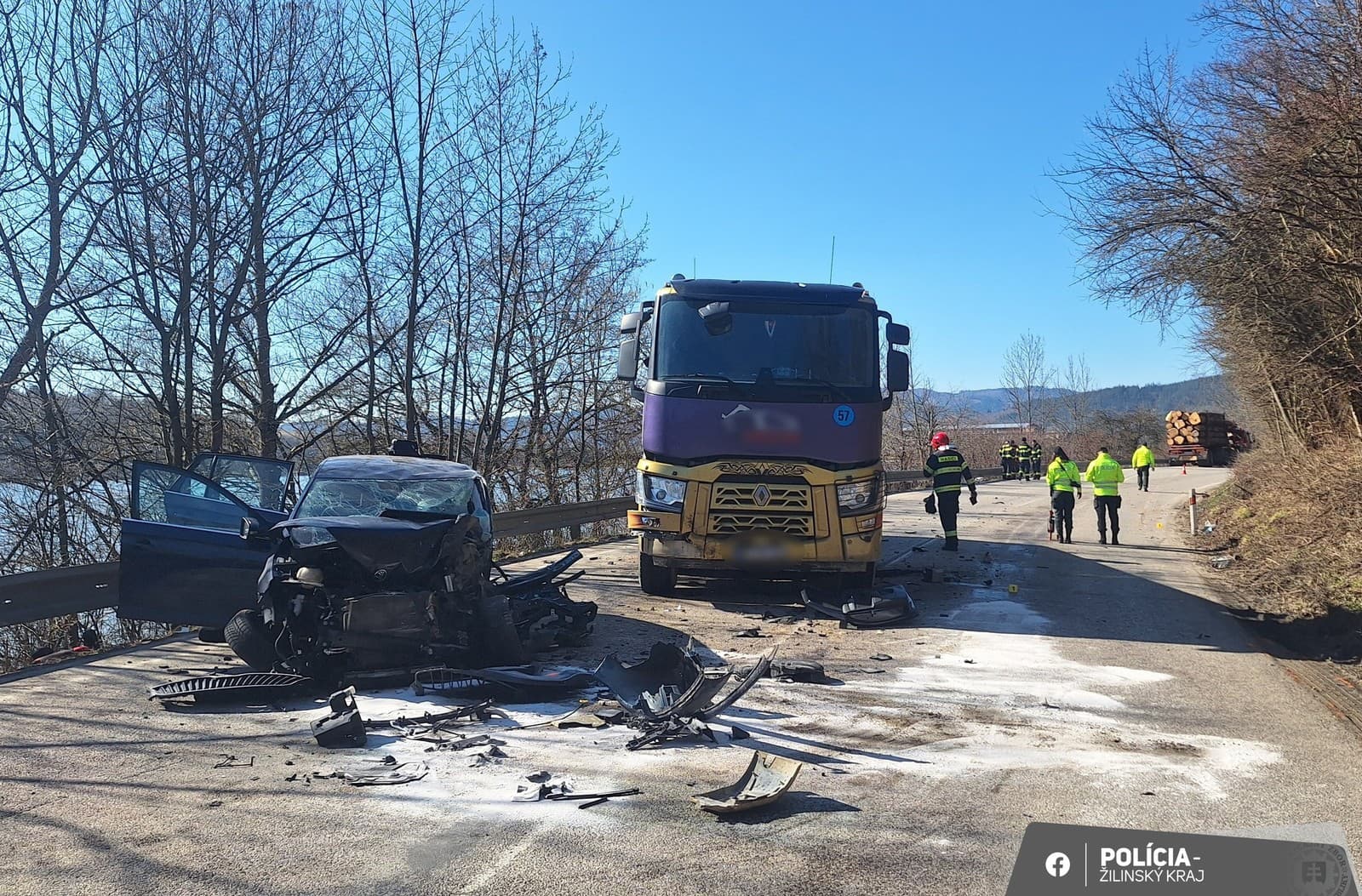 Dopravná nehoda na ceste číslo II/507, pri obci Divinka, okr. Žilina.