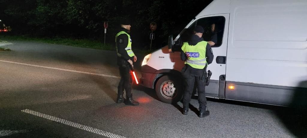 České kontroly na hraniciach sa začali.