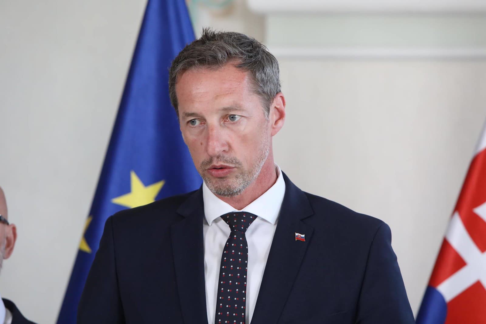 Poslanci zasadli! O TOMTO