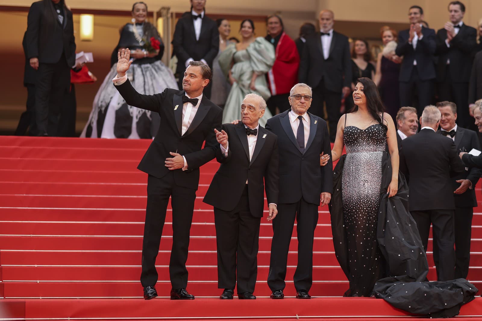 Cara Jade Myers počas premiéry filmu Killers of the Flower Moon po boku Leonarda DiCapria, Martina Scorseseho a Roberta De Nira