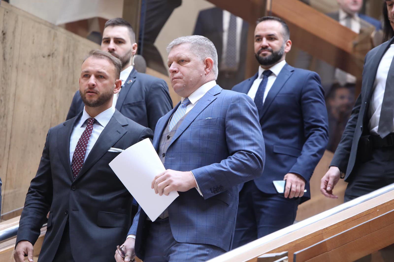 Vláda kvôli šíreniu nákazy