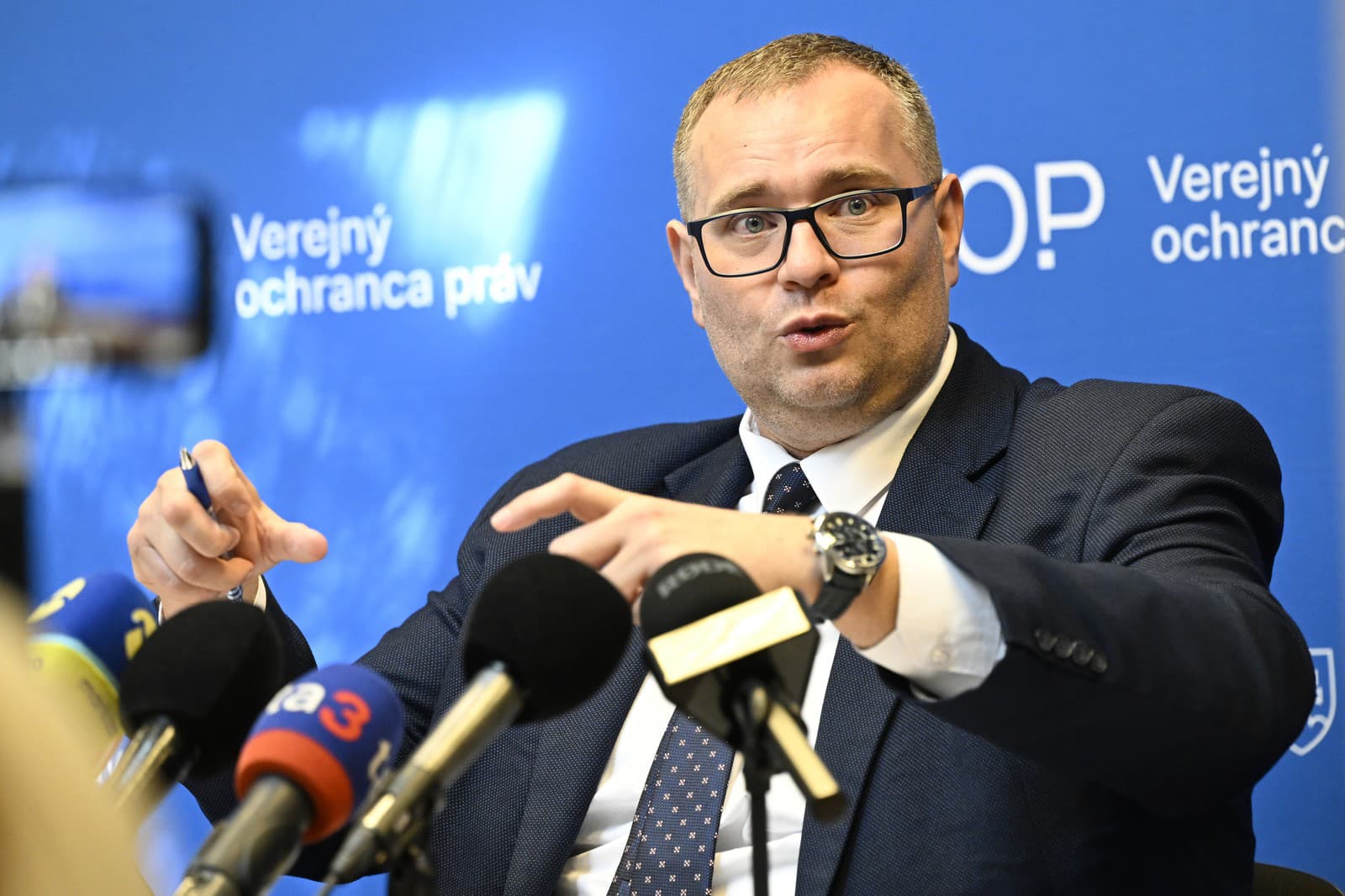verejný ochranca práv (VOP) Róbert Dobrovodský