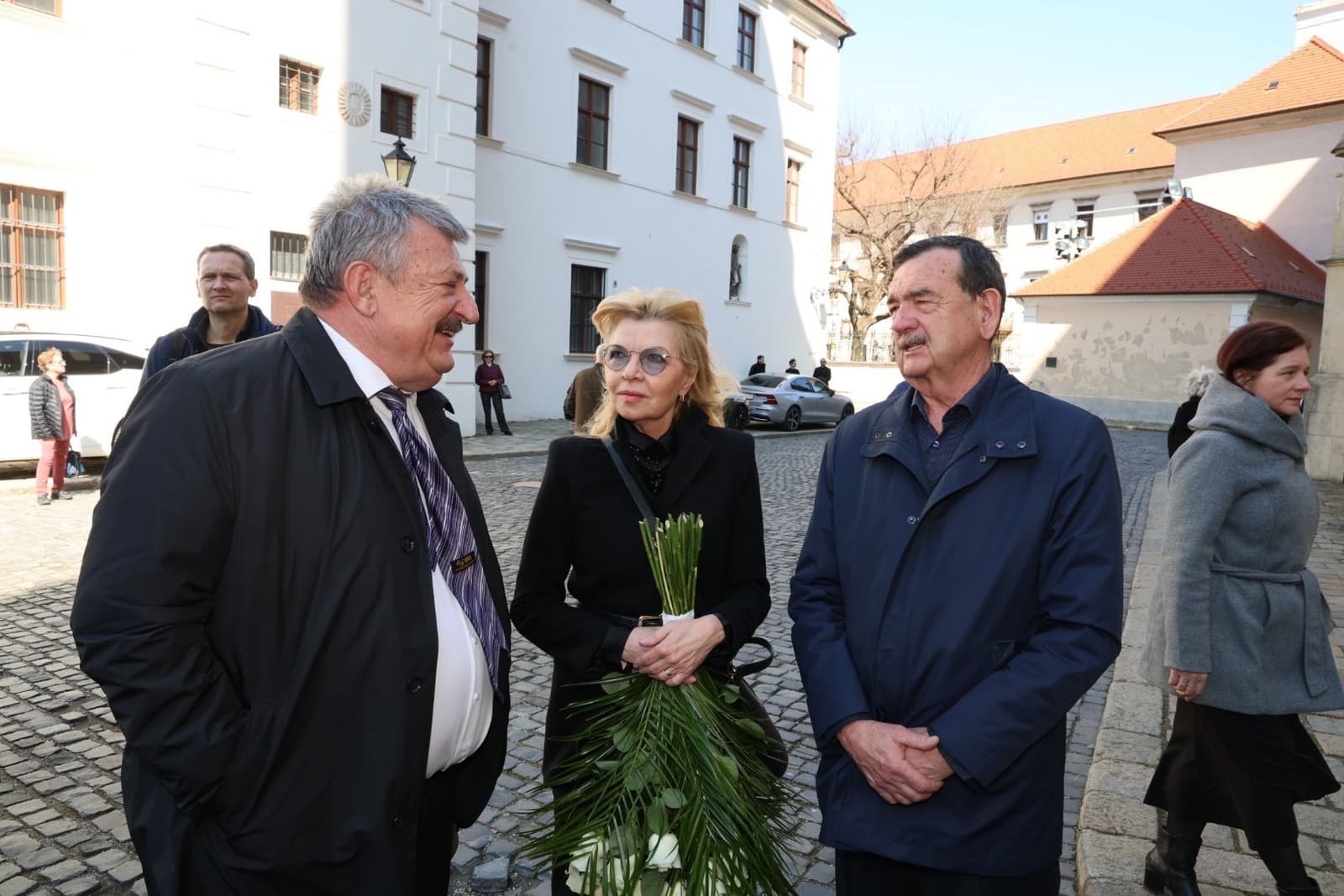Rozlúčka so Štefanom Kvietikom v Dóme sv. Martina. Anton Hrnko, Zuzana Ťapáková a exminister hospodárstva Ľudovít Černák