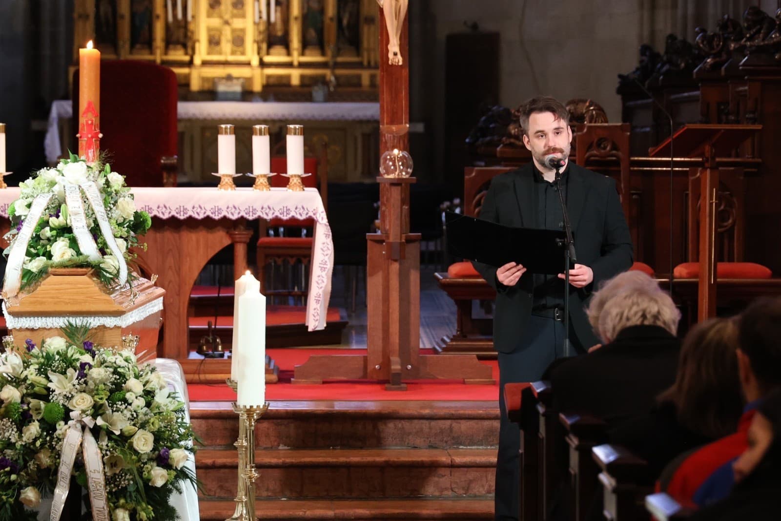 Rozlúčka so Štefanom Kvietikom v Dóme sv. Martina. Smútočný prejav mal aj vnuk Matúš Kvietik.