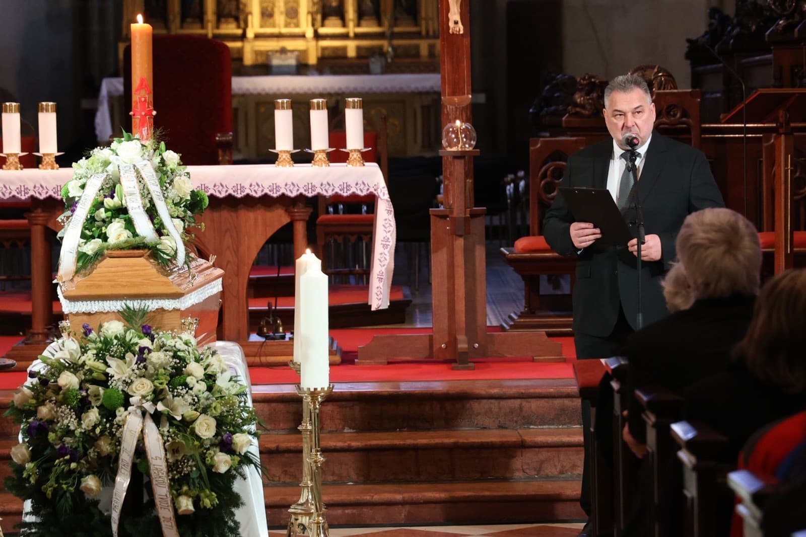 Rozlúčka so Štefanom Kvietikom v Dóme sv. Martina. Smútočný prejav mal aj Marek Ťapák.