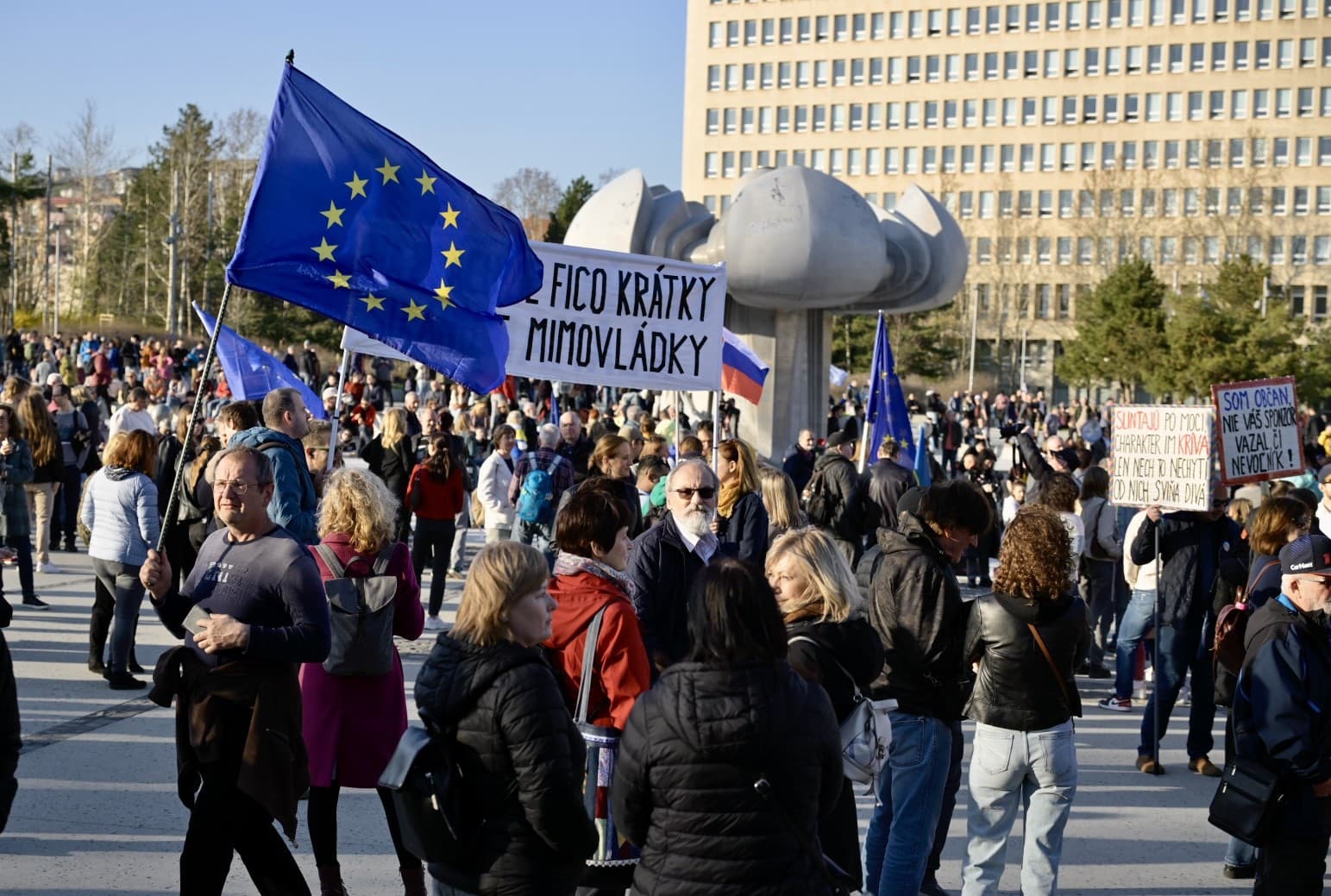 Protest proti ruskému zákonu schváleného vládou s názvom Slovensko je Európa! 