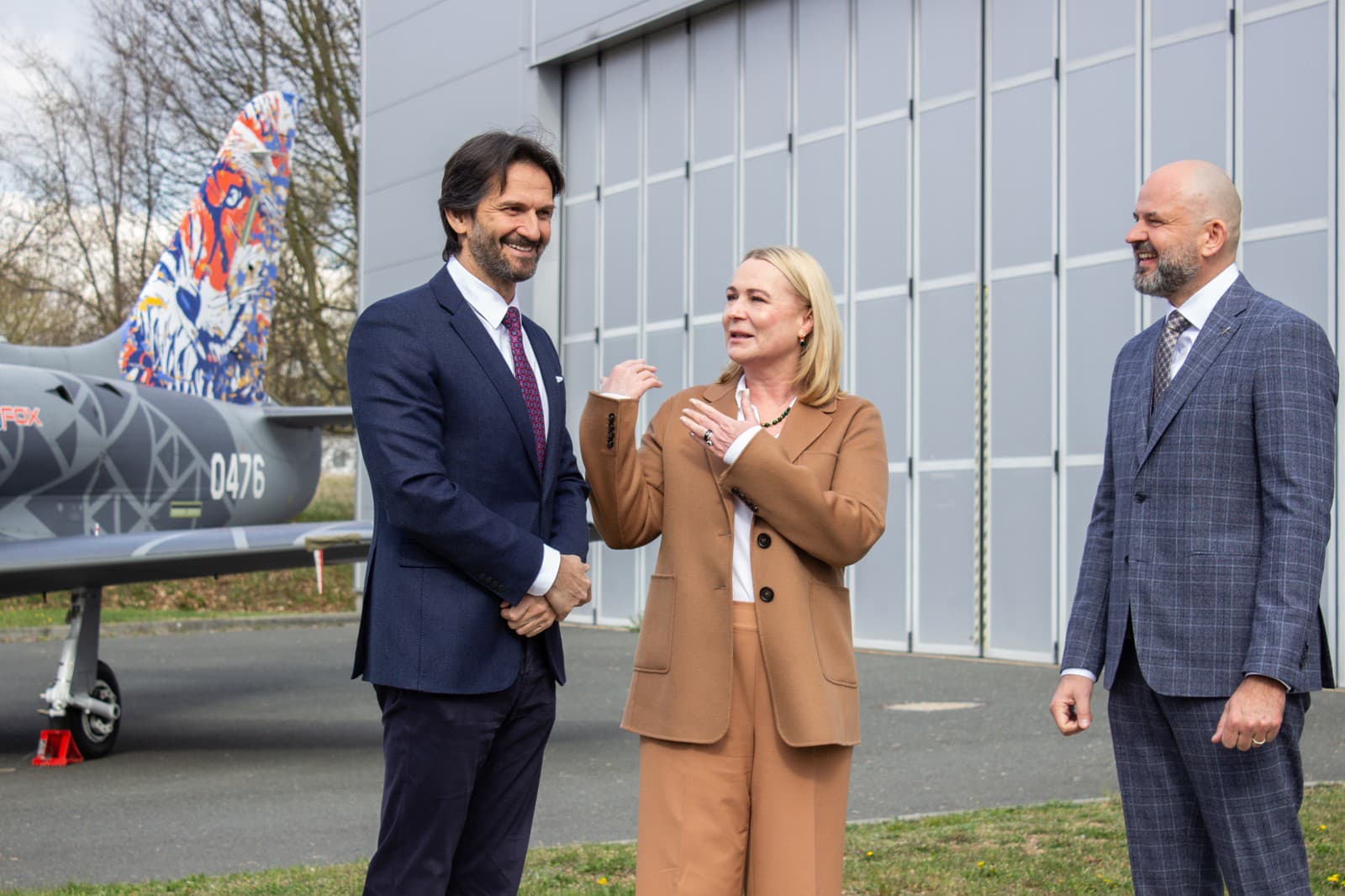 minister obrany Kaliňák navštívil obranné firmy v Česku