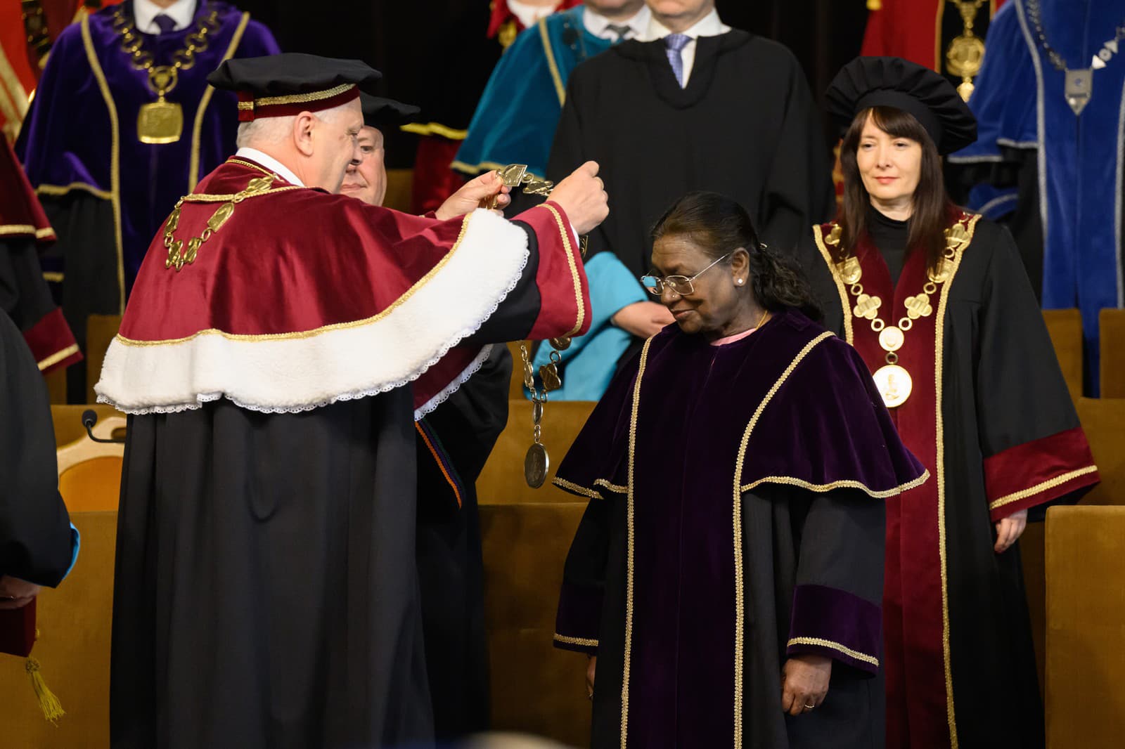 Indická prezidentka Draupadí Murmúová si prevzala titul doctor honoris causa na Univerzite Konštantína Filozofa (UKF) v Nitre