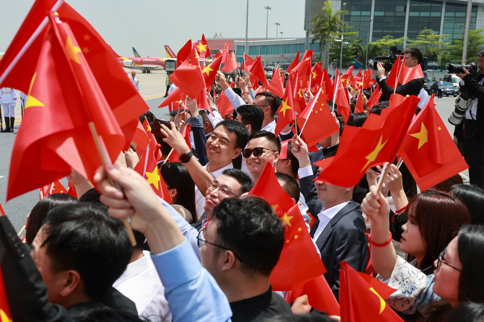 Si Ťin-pching prišiel na návštevu Vietnamu