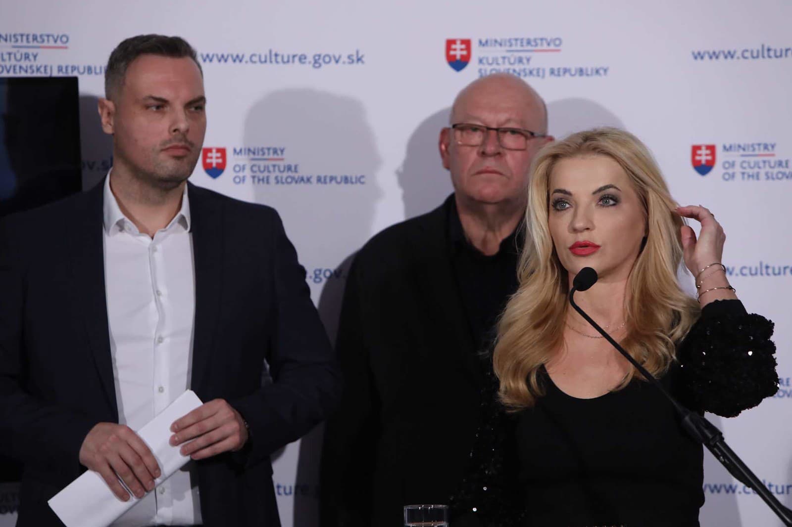 Zľava Peter Nemec, Matúš Oľha a Martina Šimkovičová