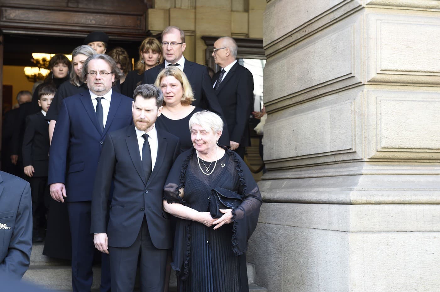 V popredí syn, český herec David Švehlík, s mamou Florentinou.