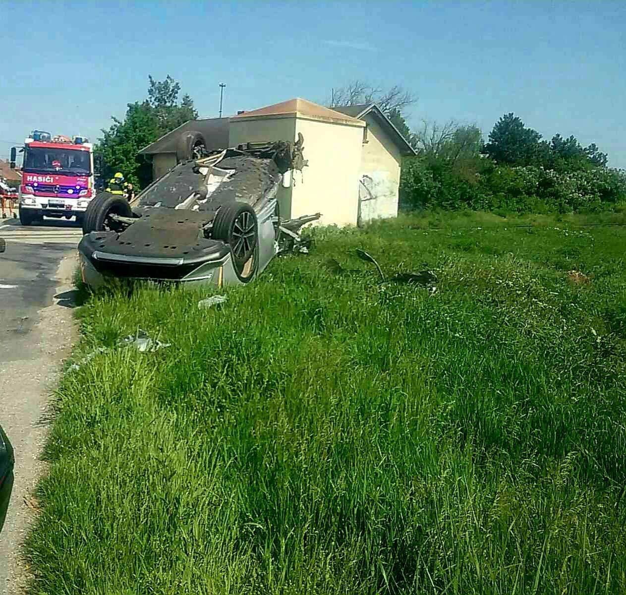 Osobné vozidlo vošlo na