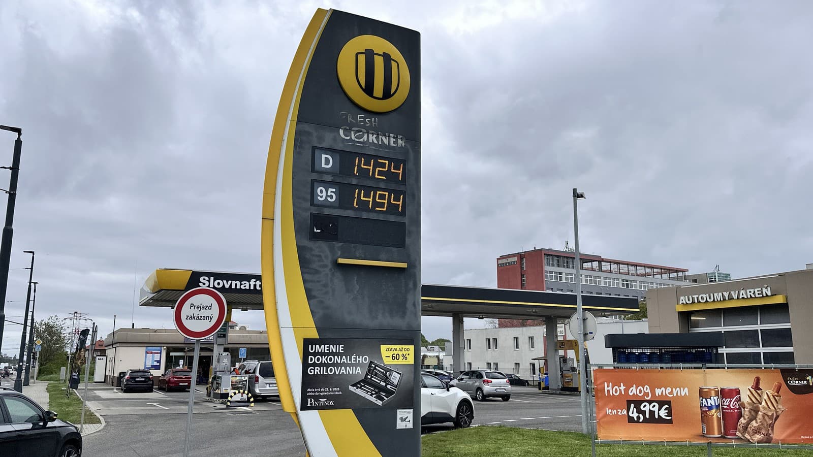 Benzín pod hranicou 1,5