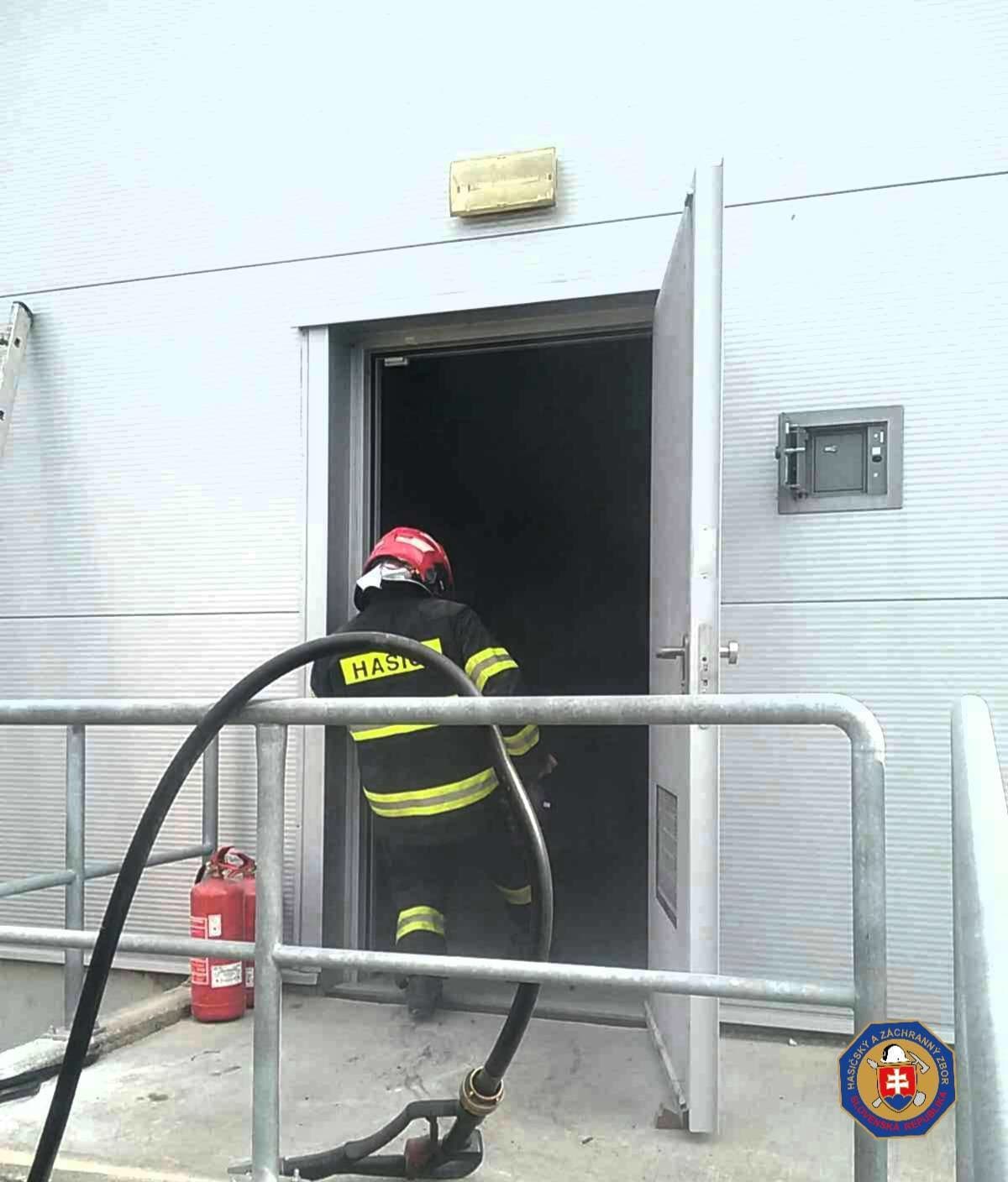 Požiar v predajni nábytku