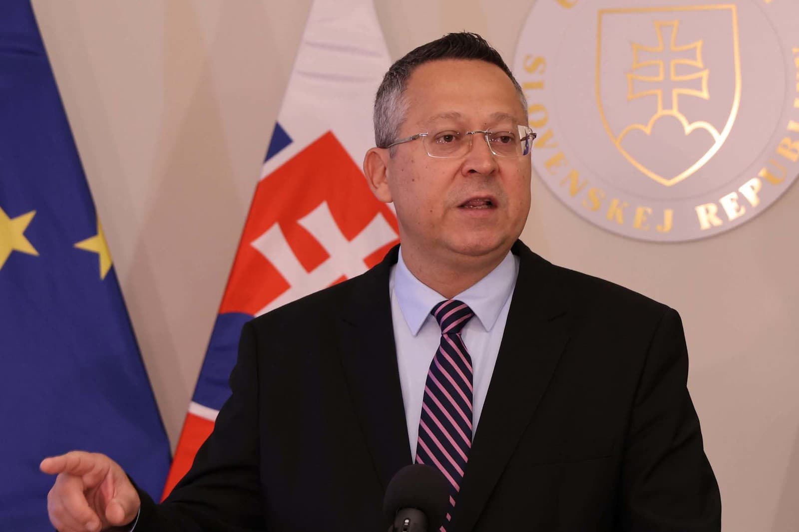 Michal Šimečka kritizuje vládnu