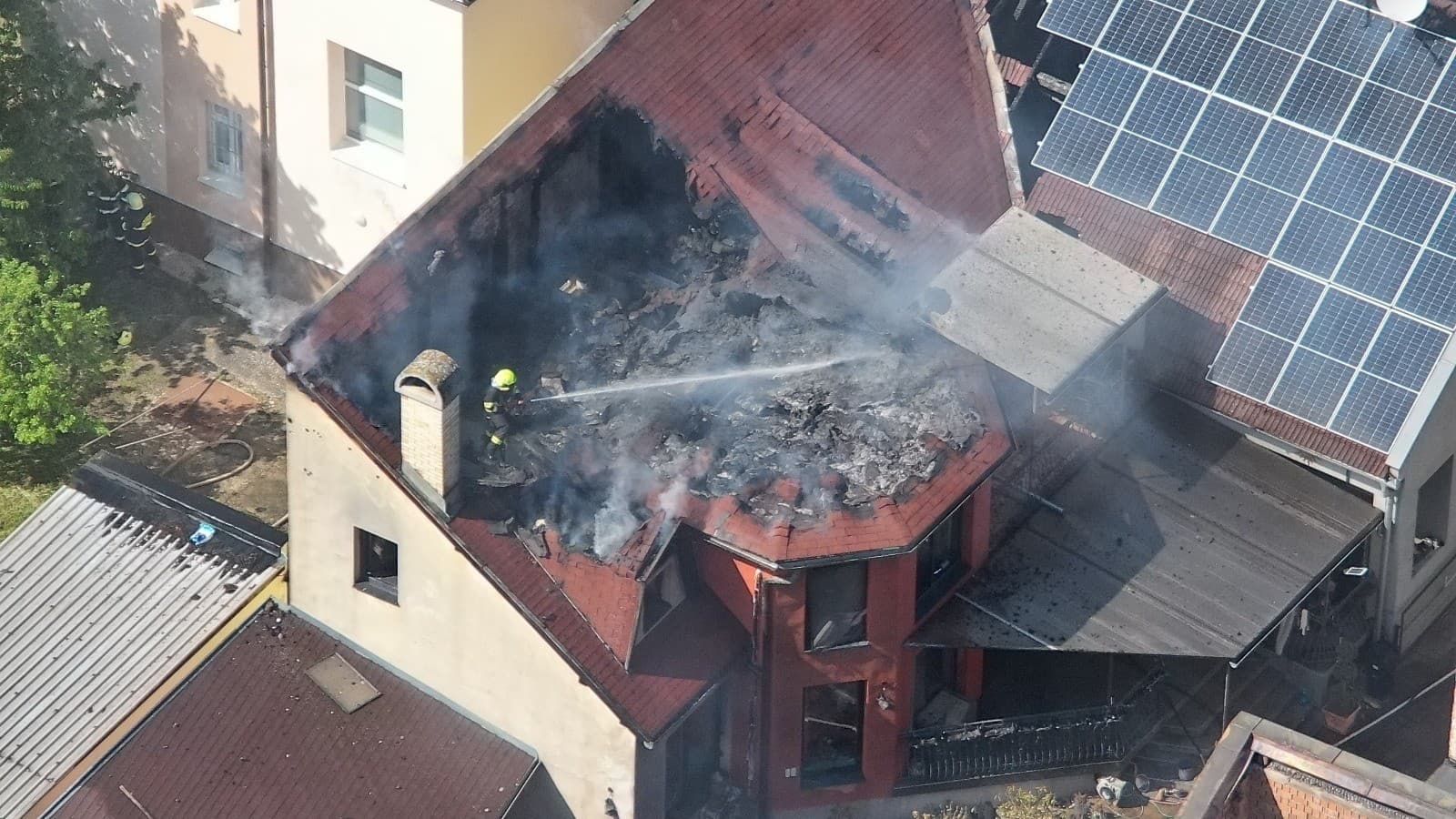 Požiar štyroch rodinných domov v Lučenci