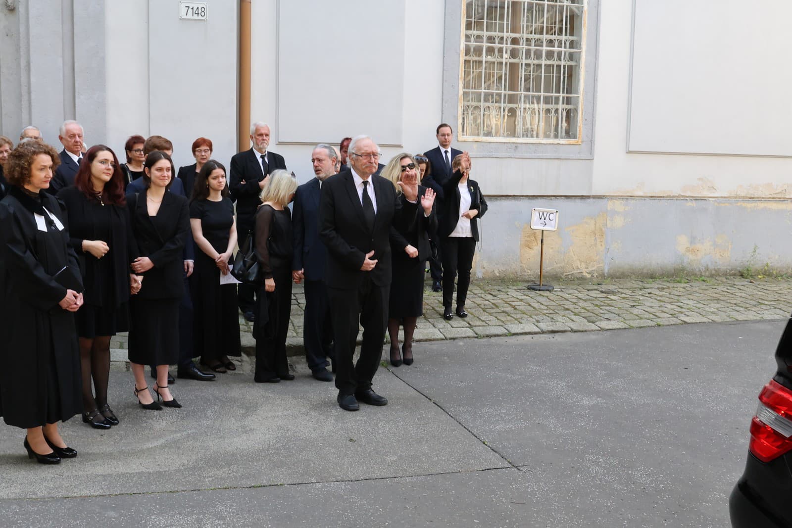 Pohreb manželky Františka Kovára, Daniely