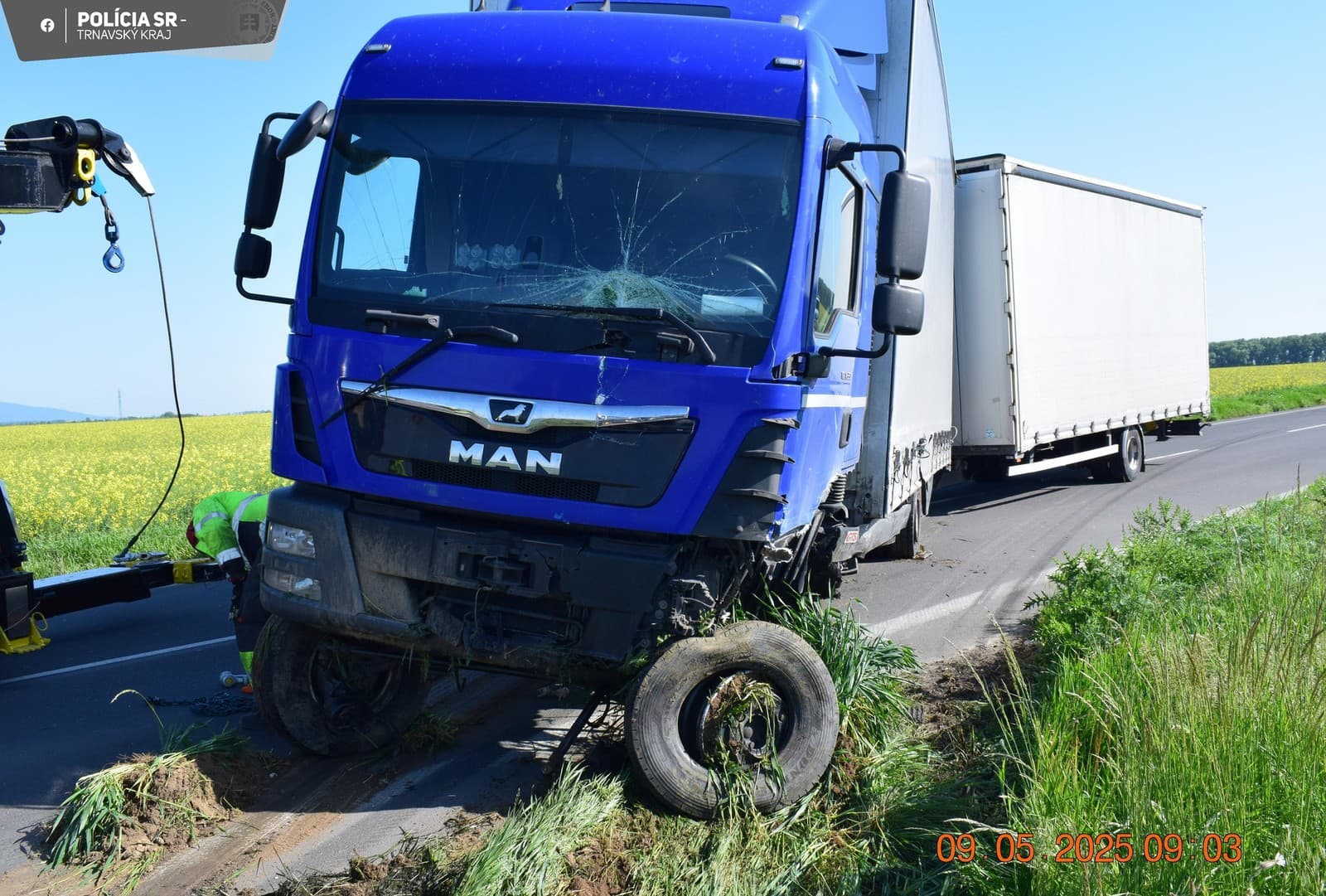 Obe vozidlá skončili mimo