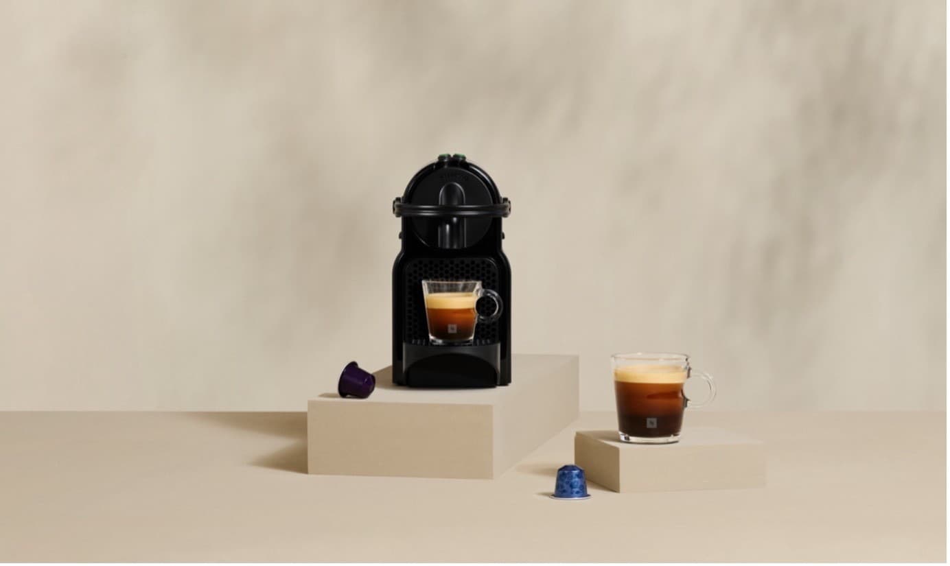 Kávovar De’Longhi EN80.B Inissia, poteší každého milovníka perfektného espressa a jednoduchosti. 