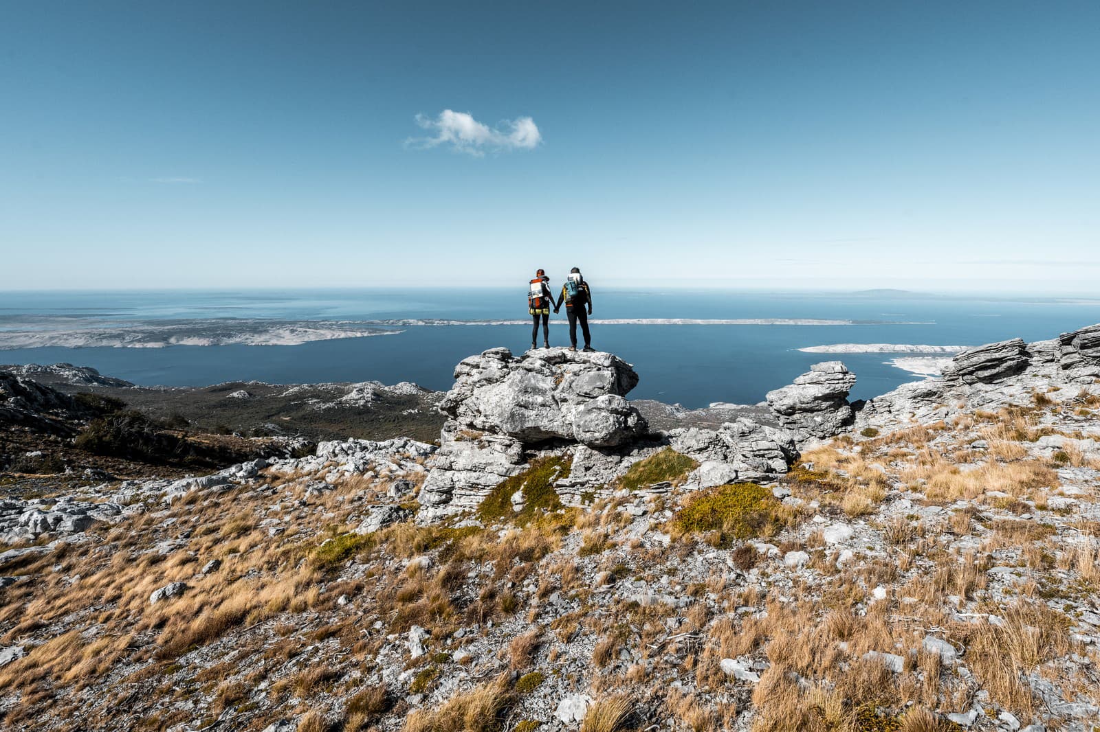 Velebit je vápencové pohorie v severnej Dalmácii 
