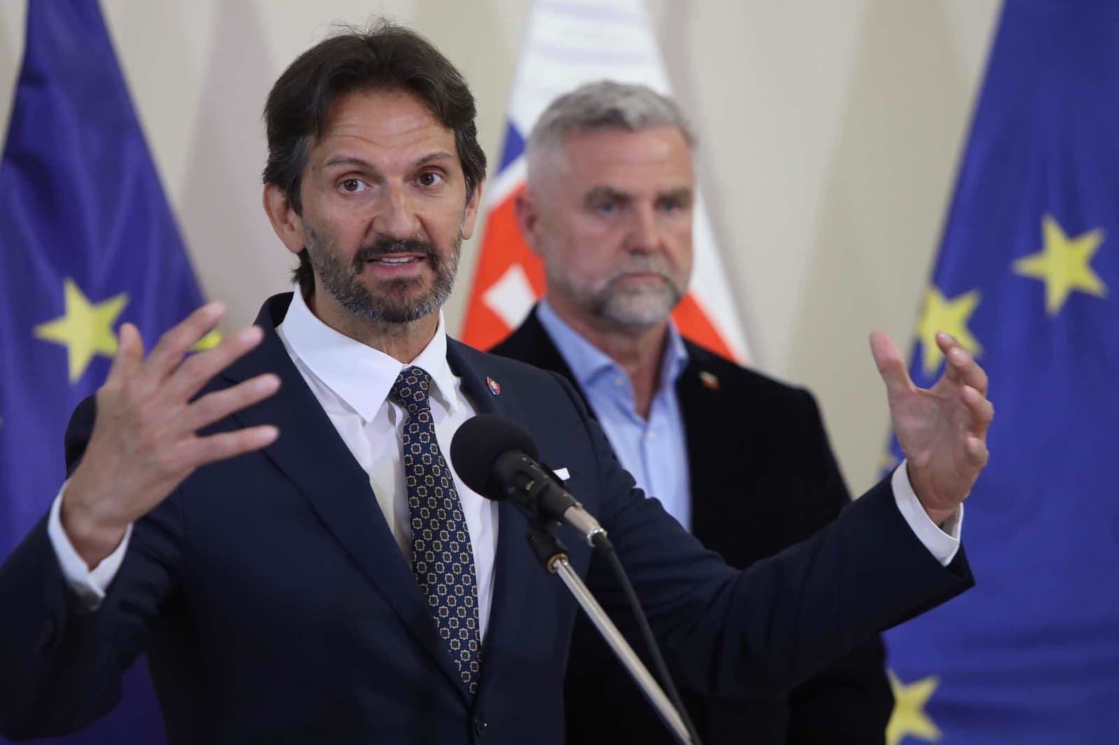 Podpredseda vlády a minister obrany SR Robert Kaliňák