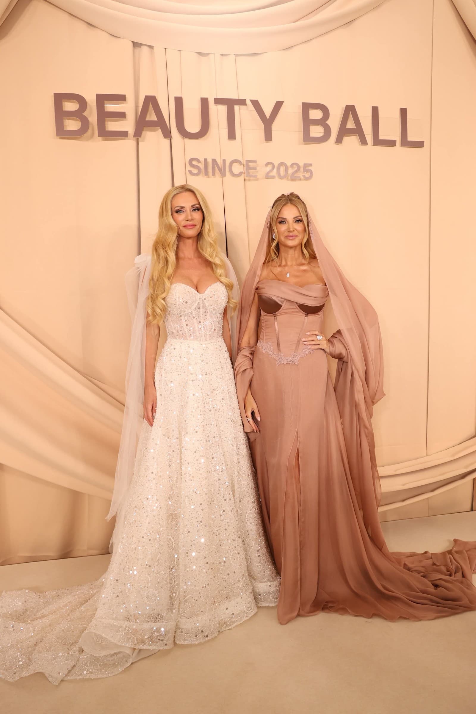 Katarína Manová, Alena Pallová
