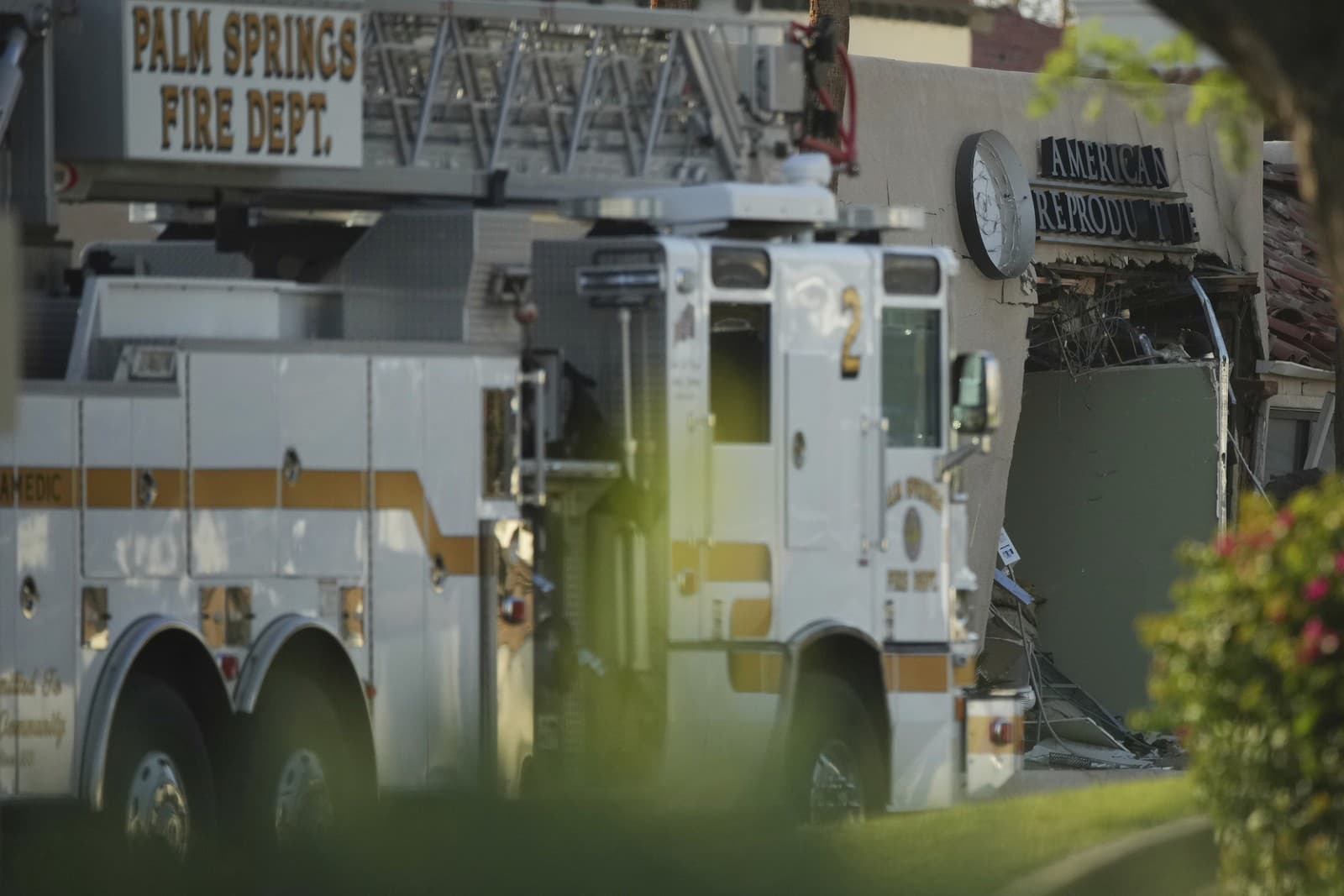 Výbuch pred centrom asistovanej