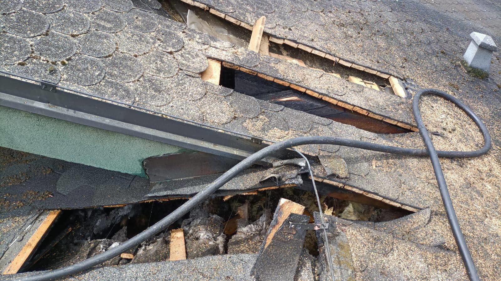 Požiar strechy rodinného domu: