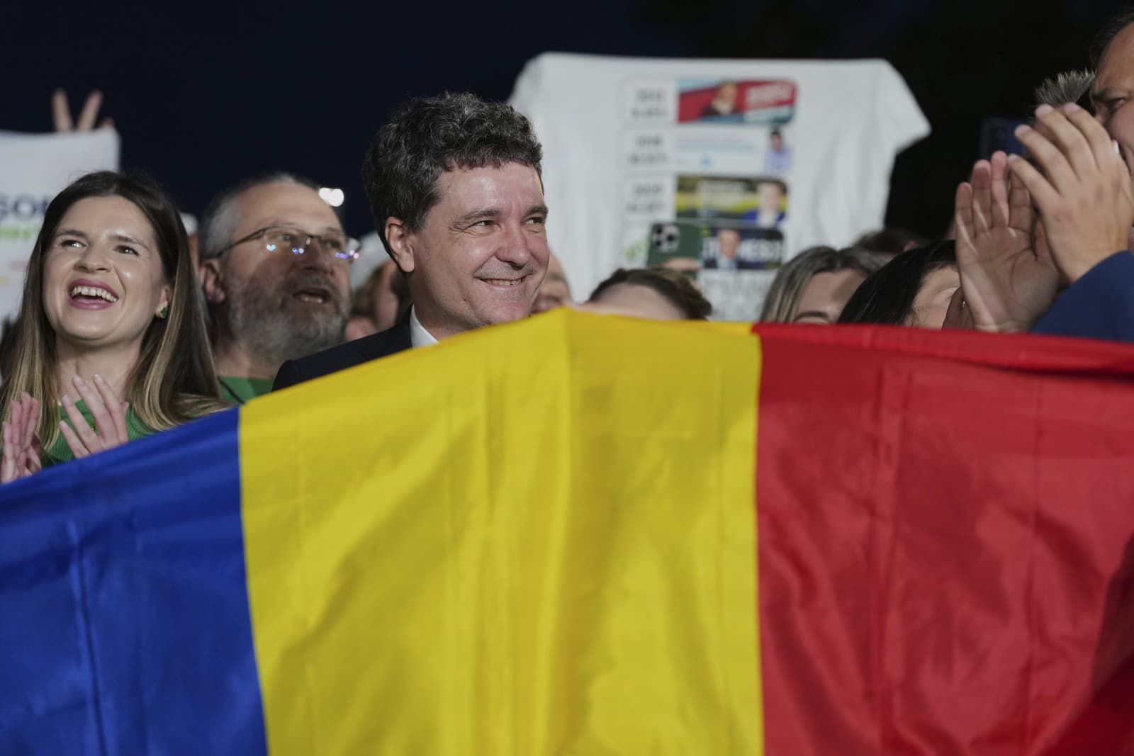 Exit polly naznačujú v druhom kole prezidentských volieb v Rumunsku víťazstvo centristického starostu Bukurešti Nicušora Dana
