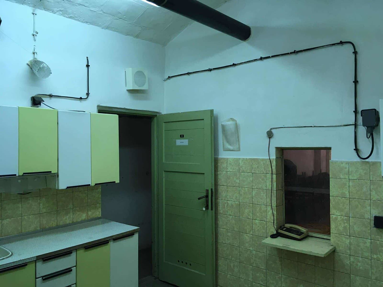 CO kryt na železnej studničke