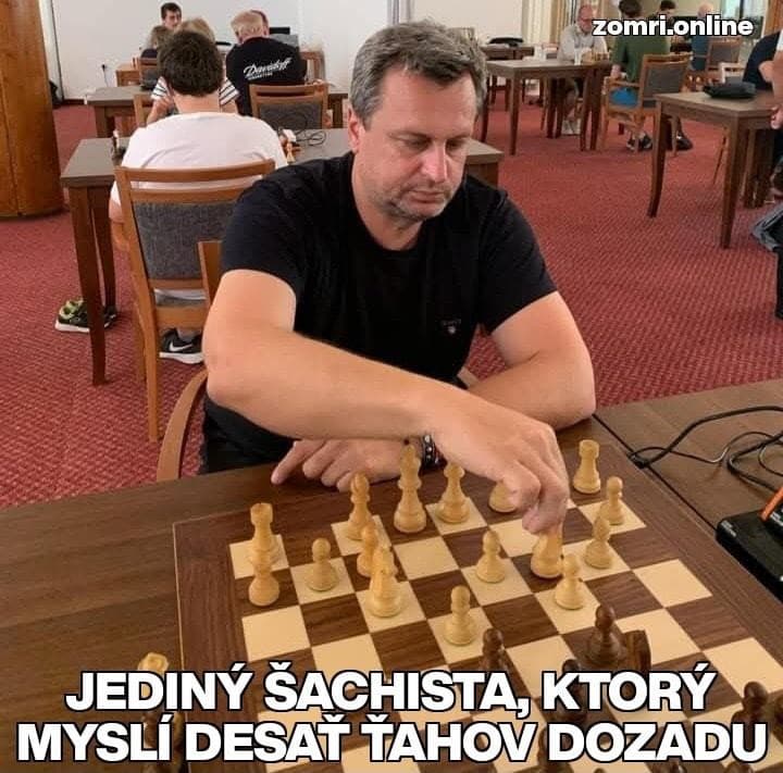 Politici neustále nahrávajú vtipkárom