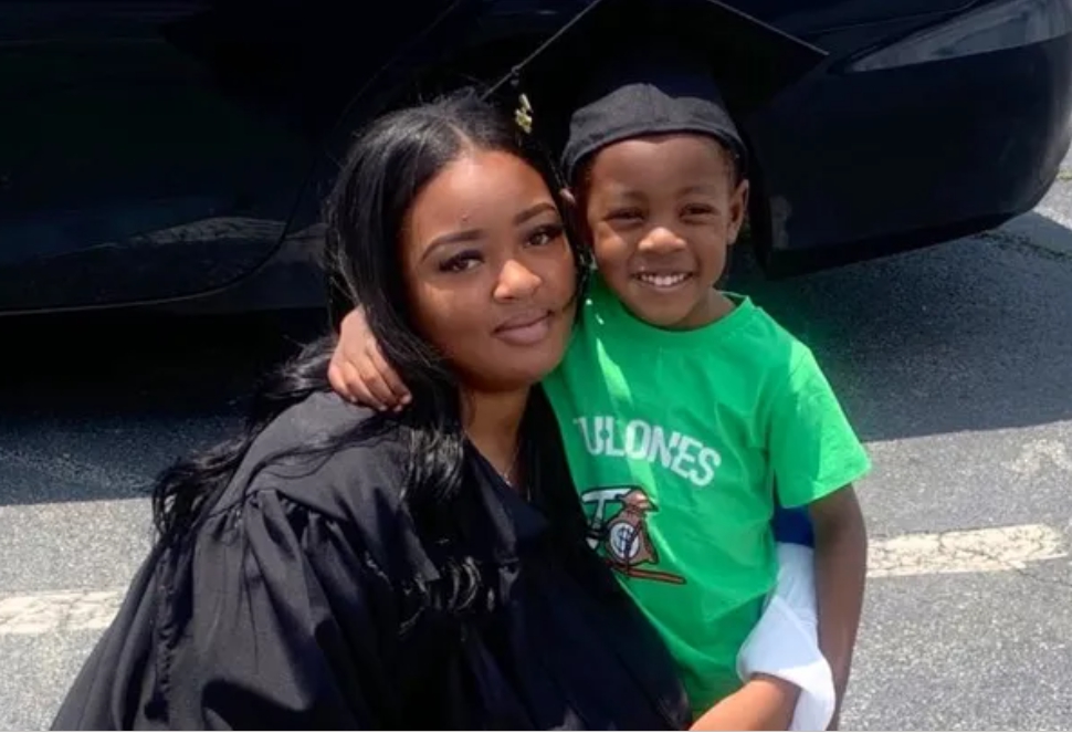 Adriana Smith so synom