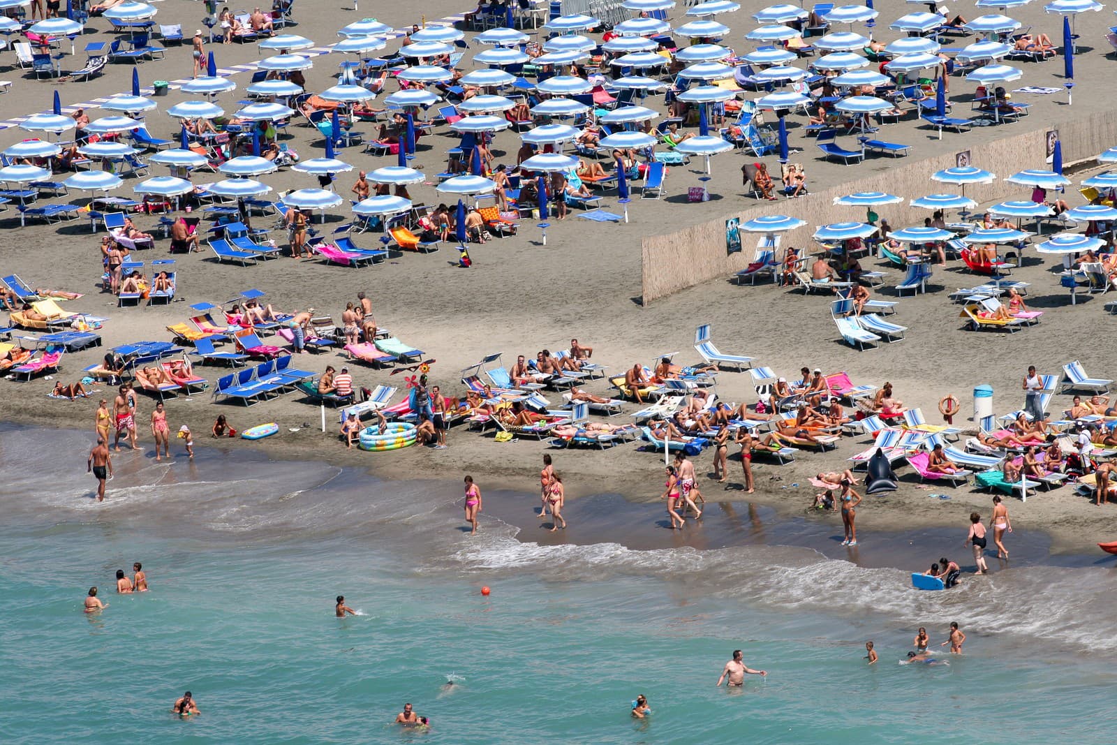 Oklamaným klientom Happy Travel