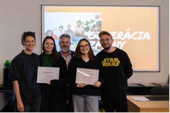 Alexandra Šabová a Jela Vážanová zaujali odvážnou medzigeneračnou kampaňou.