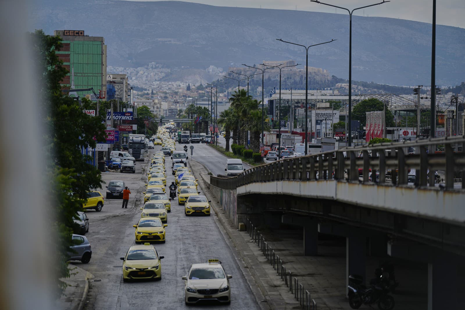 V Aténach štrajkujú taxikári
