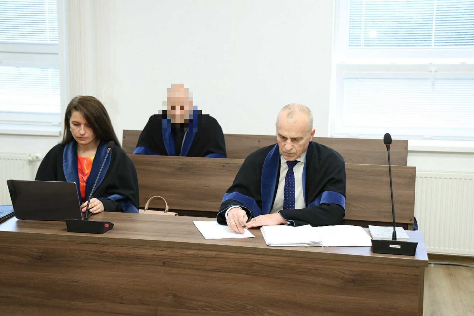 MIMORIADNE Súd rozhodol: Guvernér