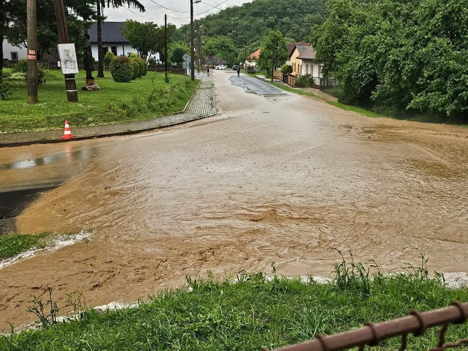 Extrémne búrky udreli na
