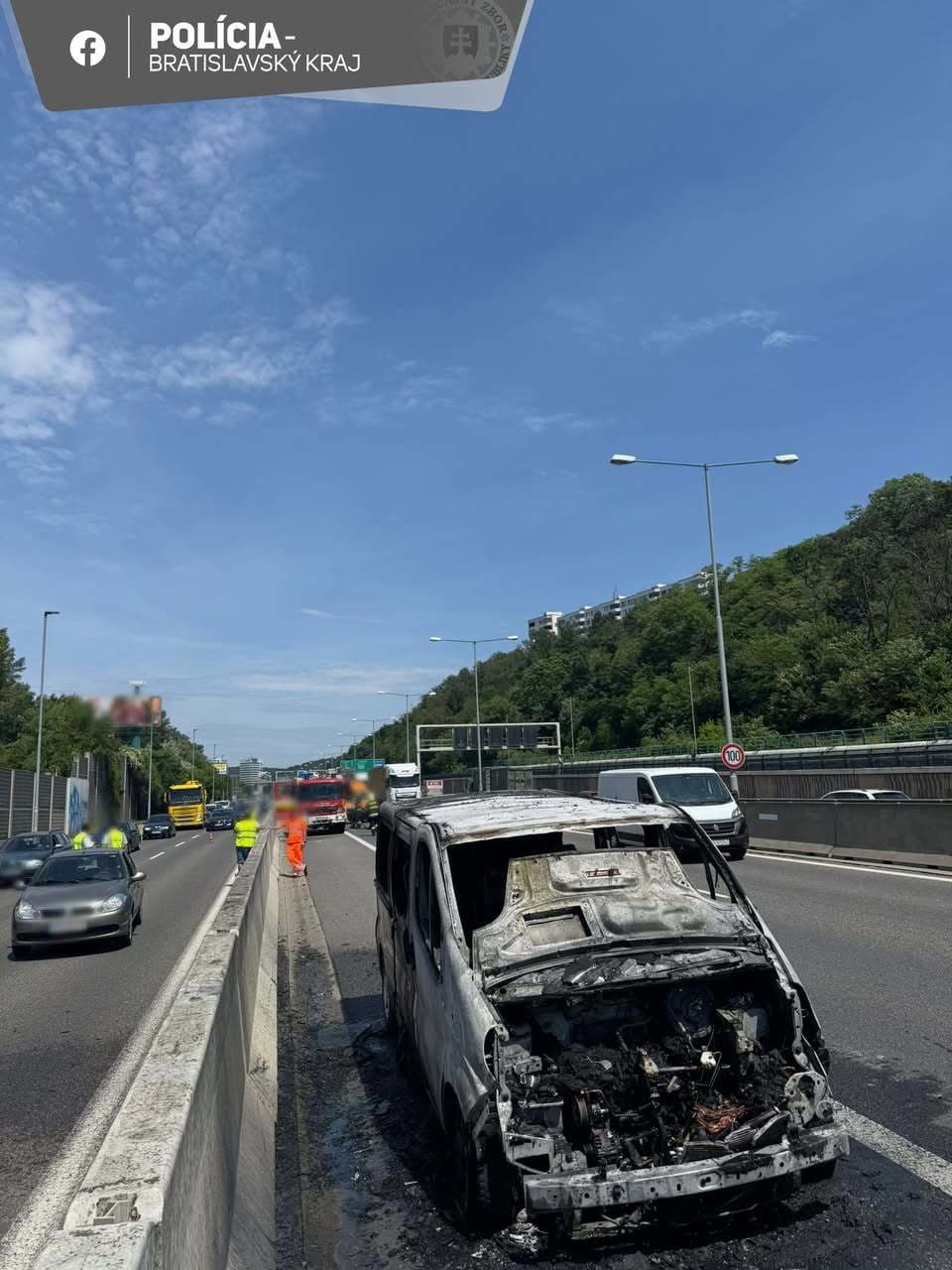 Požiar auta na moste Lafranconi