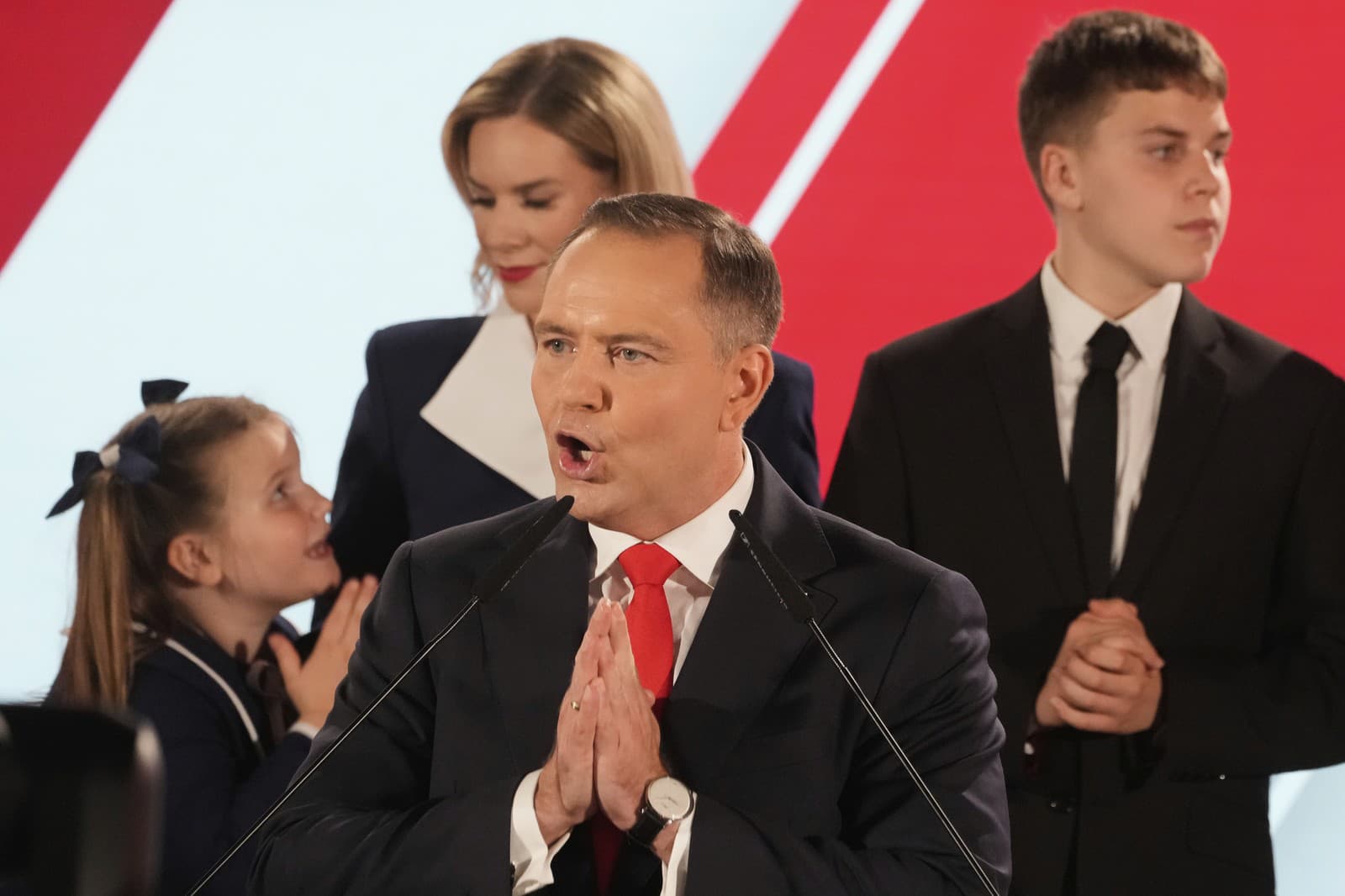 Budúci poľský prezident Karol Nawrocki s dcérou Kasiou. 