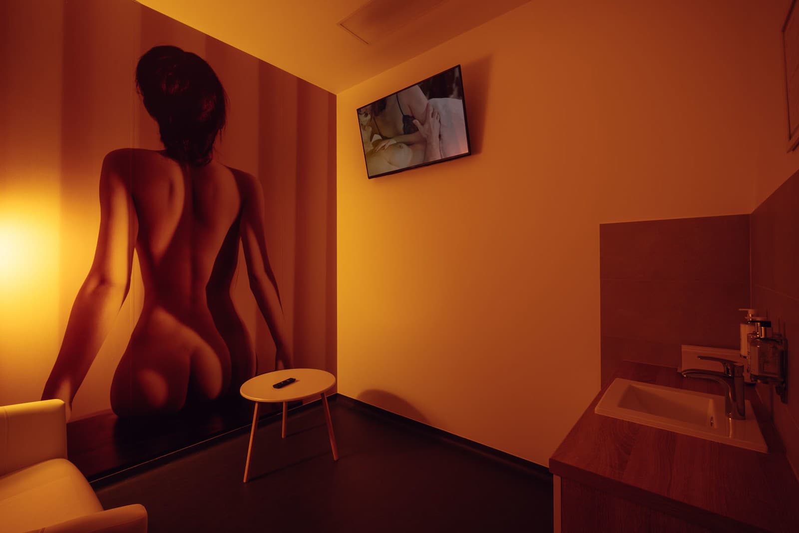 Páni majú na klinike samostatnú diskrétnu časť s troma intímnymi odberovými miestnosťami.